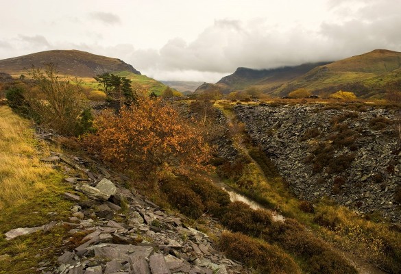 Dyffryn Nantlle - Hawlfraint Ein Treftadaeth / Copyright Our Heritage