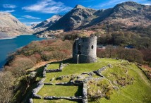Castell Dolbadarn Castle - Hawlfraint Croeso Cymru / Copyright Visit Wales