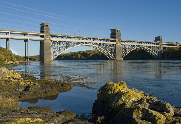 Pont Britannia Bridge - Hawlfraint Ein Treftadaeth / Copyright Our Heritage
