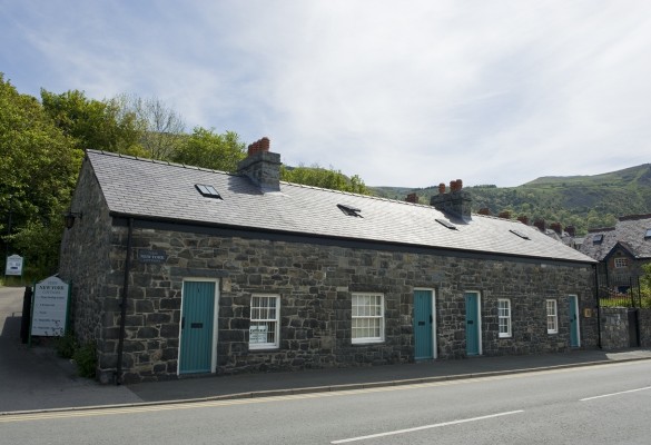 Teios New York Cottages - Hawlfraint Ein Treftadaeth / Copyright Our Heritage