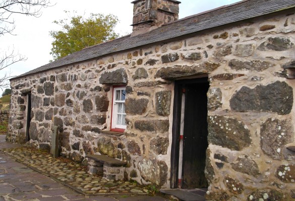 Canolfan Dreftadaeth Cae'r Gors Heritage Centre - Hawlfraint Ein Treftadaeth / Copyright Our Heritage