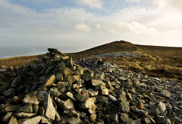 Mynydd Rhiw - Hawlfraint Ein Treftadaeth / Copyright Our Heritage