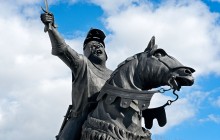 Owain Glyndwr - Hawlfraint y Goron / Crown Copyright Visit Wales