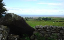 Cromlech Bron y Foel Cromlech - Hawlfraint / Copyright Nic Dafis, Flickr 